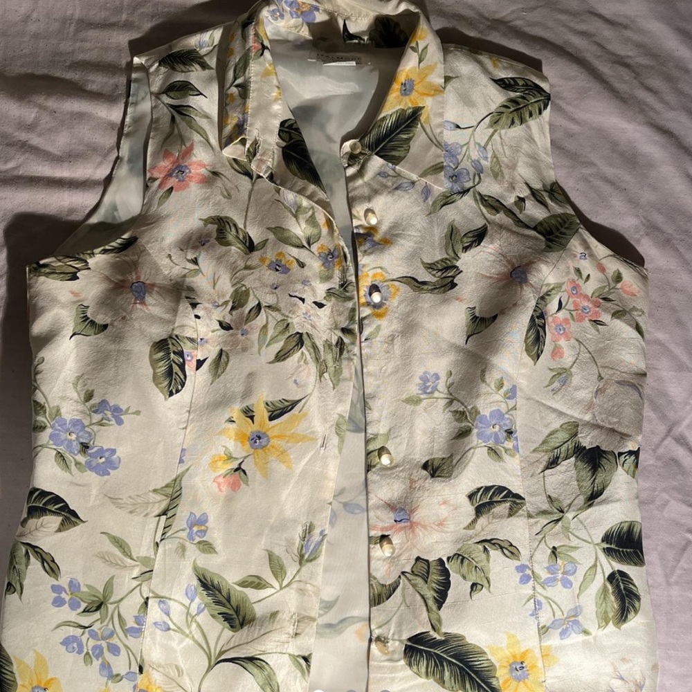 Preloved 90s Whimsigoth Sleeveless Floral Blouse